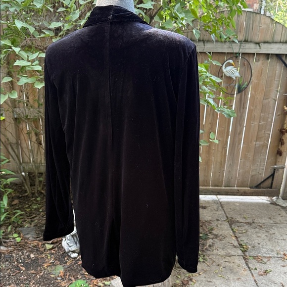 Mint Limit Women’s Black Velvet Blazer with just the right drape. Size L - Picture 3 of 9